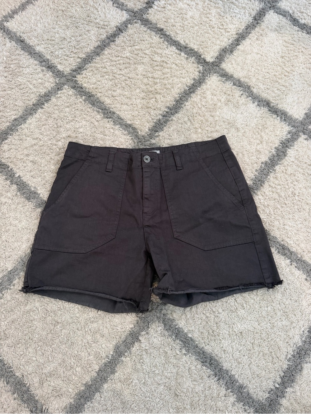 Women’s charcoal dylan cargo shorts